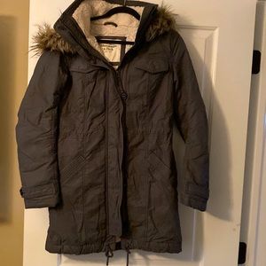 Abercrombie & Fitch women’s coat sz s Sherpa lined green fur collar detaches